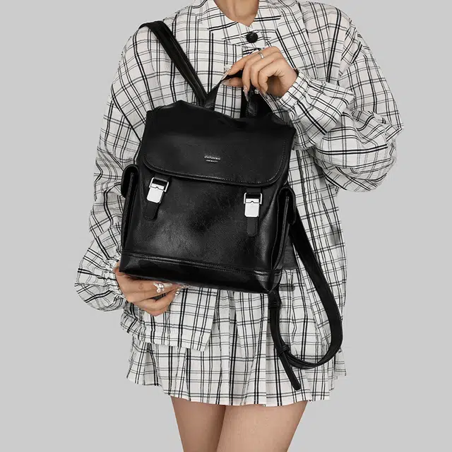 谷田西 上班通勤电脑书包轻便旅游 牛皮 双肩包 中号 女款 黑色/灰白色