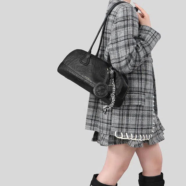 谷田西 复古质感 牛皮 单肩包 女款 黑色