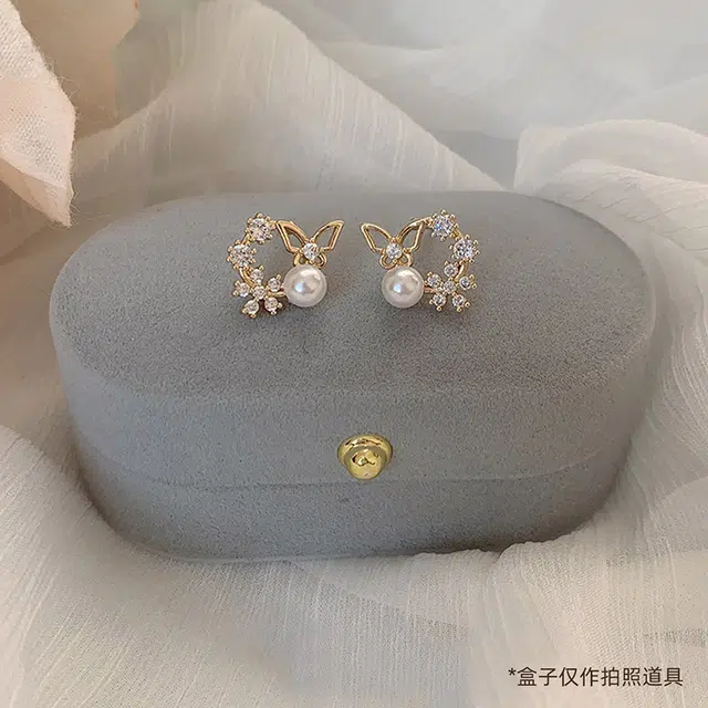沂茹 蝴蝶馒头珠少女减龄复古高贵气质减龄 铜 耳钉 女款