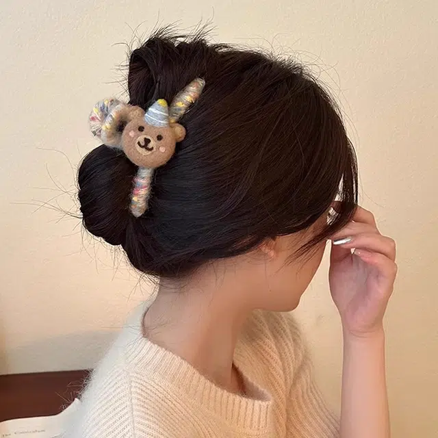 沂茹 可爱小熊毛绒温柔甜美彩色豆豆毛球抓夹鲨鱼夹发抓 发夹 女款