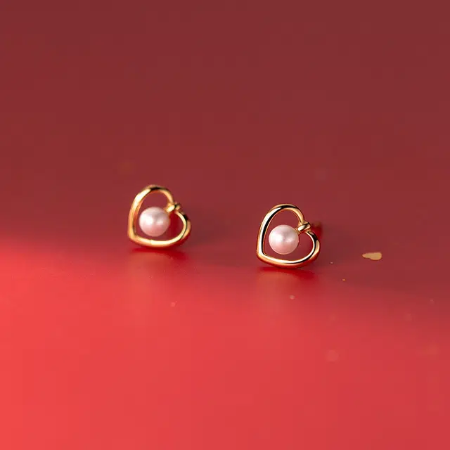 925