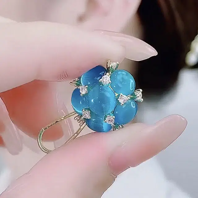 沂茹 时尚森系精致小众设计感蓝色花朵小球日常通勤百搭甜美温柔 合金 耳环 女款