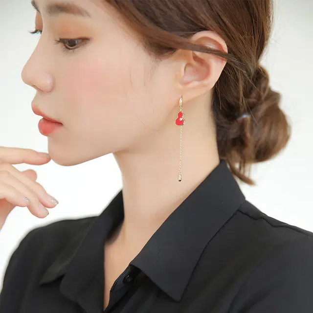 沂茹 少女公主经典气质高级小巧少女日常通勤高级 红色葫芦流苏 铜 耳环 女款