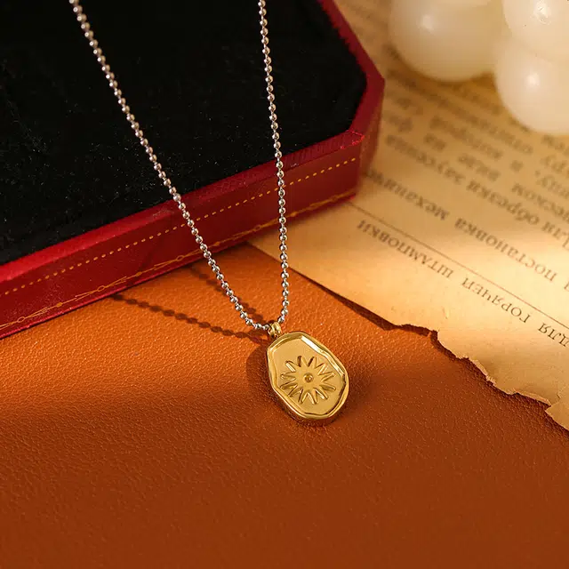 沂茹 简约复古太阳花吊坠轻奢高级感小众设计欧美风锁骨链气质颈链配饰 钛钢 配件首饰项链 女款
