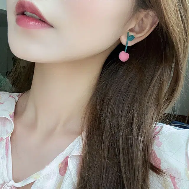 沂茹  轻奢优雅百搭甜美樱桃耳饰高级感小众设计韩版耳钉首饰配饰 合金 耳环 女款