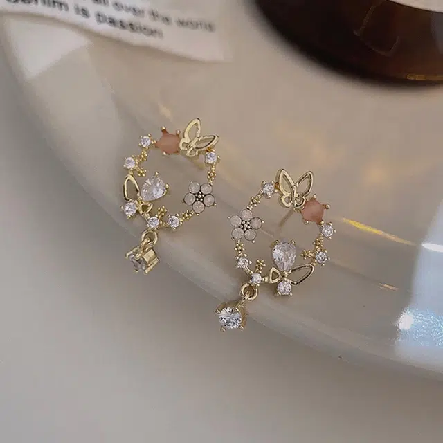 沂茹 轻奢可爱精致小众设计高级感金色花圈 合金 耳环 女款