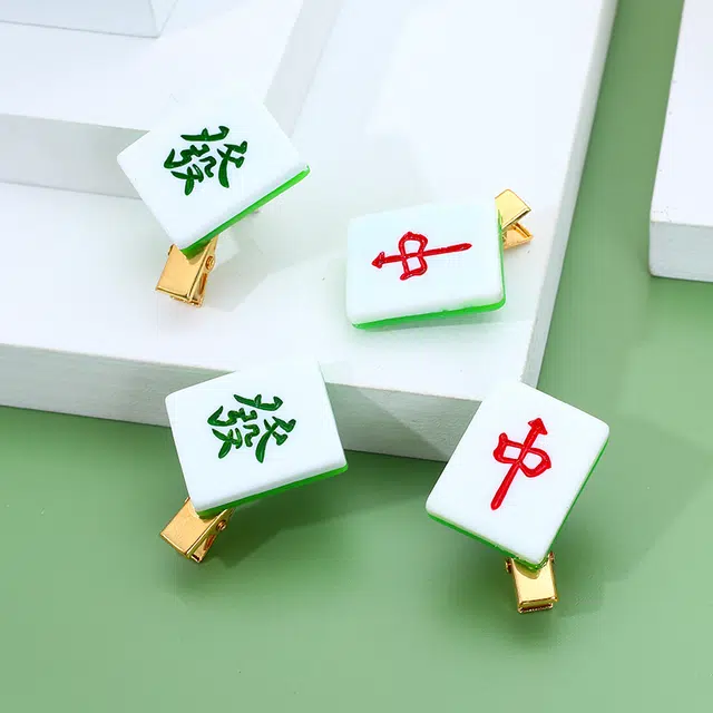 沂茹 仿真麻雀红中發财文字边夹发夹潮流时尚可爱搞怪刘海侧边夹女款发卡发饰头饰配饰