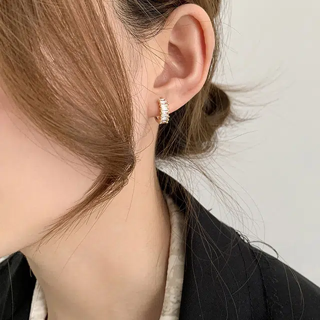 沂茹 高级感可爱精致小巧简约首饰配饰几何 锆石 耳环 女款