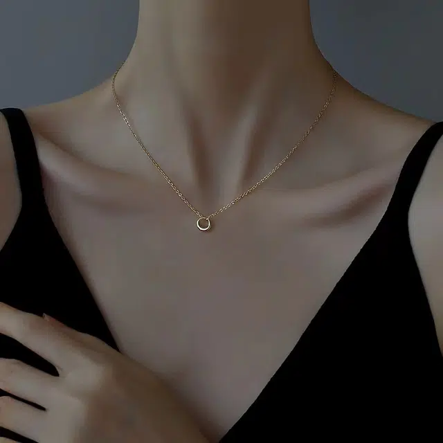 925