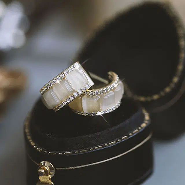 沂茹 金色轻奢高级感小众设计简约气质百搭日常通勤 合金 耳环 女款