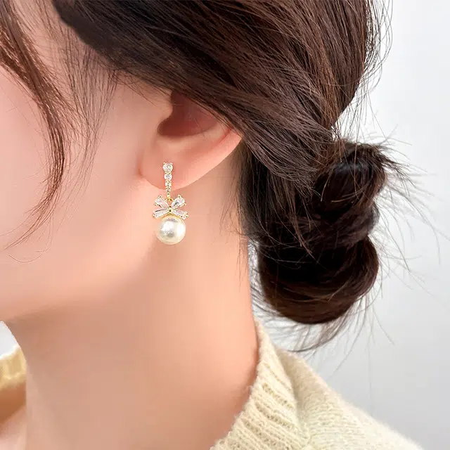 沂茹 轻奢感优雅迷人蝴蝶结吊坠 仿珍珠仿水晶铜合金 耳环 女款