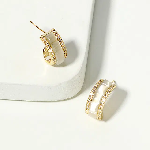 沂茹 金色轻奢高级感小众设计简约气质百搭日常通勤 合金 耳环 女款