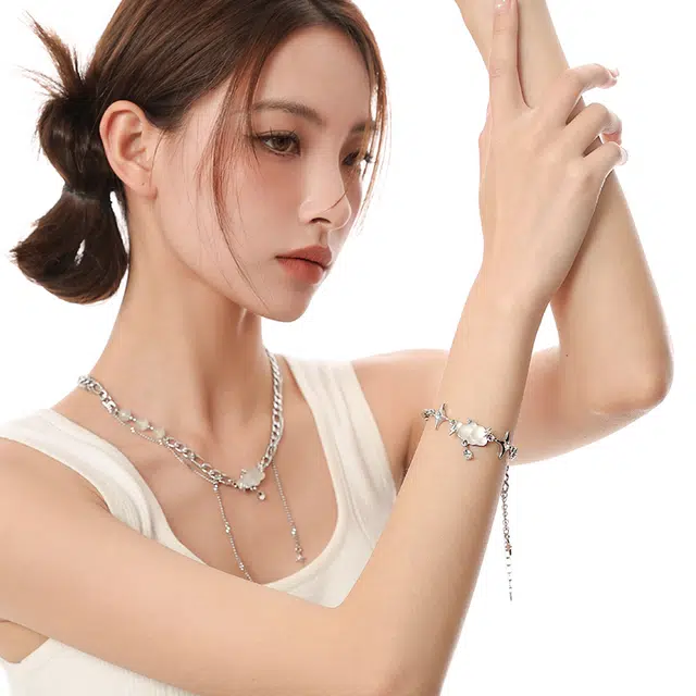 沂茹  十字芒星小众 嘻哈潮流街舞甜酷轻奢韩系流云设计高级感首饰配饰 钛钢 手链 女款