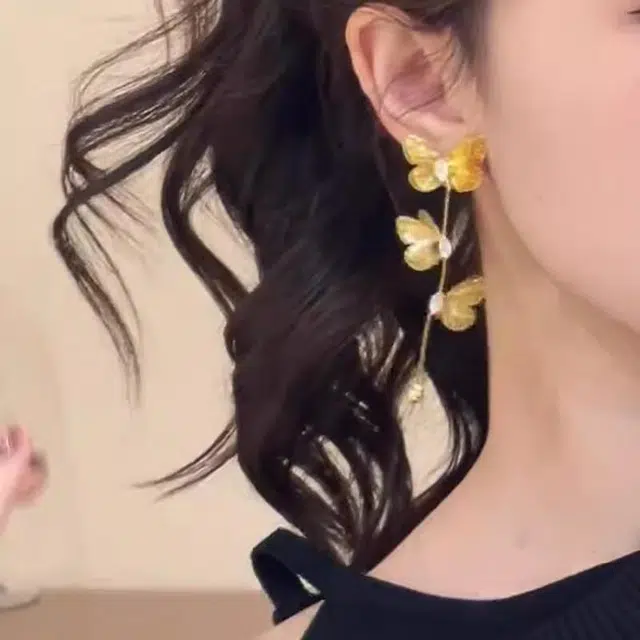 沂茹 森系精致小众设计感金色蝴蝶飞舞流苏气质耳坠耳饰时尚个性甜酷风日常百搭 铜合金 耳环 女款