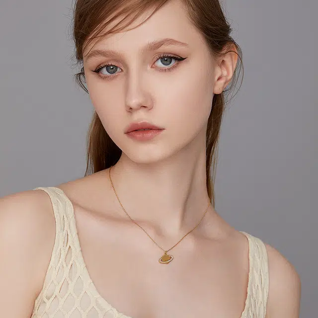 S925