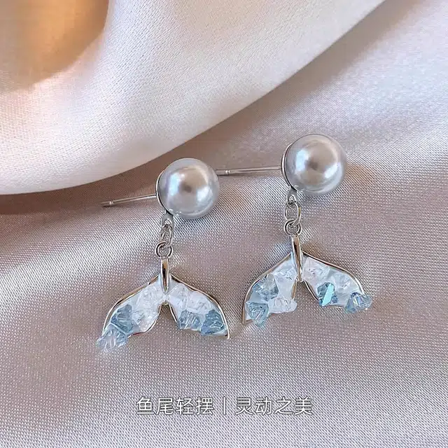沂茹 时尚森系精致小众设计感蓝白色水钻人鱼尾巴耳坠耳饰个性甜酷风日常通勤百搭气质轻奢 合金 耳环首饰配饰 女款