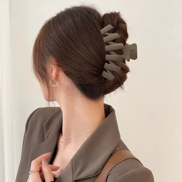 沂茹 简约磨砂棕色波浪形发抓优雅气质百搭发夹后脑勺盘发发抓鲨鱼夹发卡发饰头饰配饰 女款