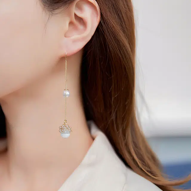 沂茹 金色流苏花球 简约气质高级精致少女都市丽人 合金 耳环 女款
