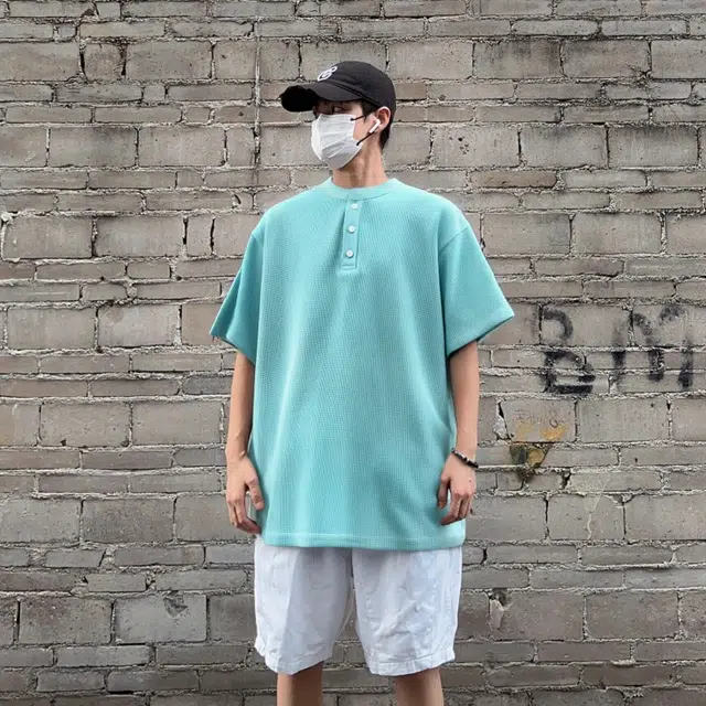 BONAS T