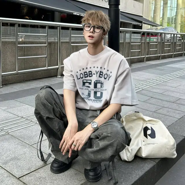 BONAS T
