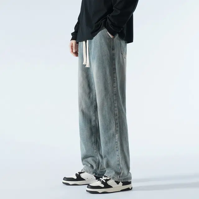 EVE Jeans logo