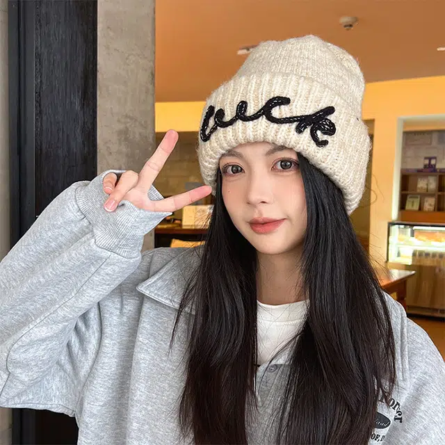 心水好物 韩系小香风气质字母刺绣出街保暖护耳冷帽时尚潮流 腈纶 绒线帽 男女同款情侣款