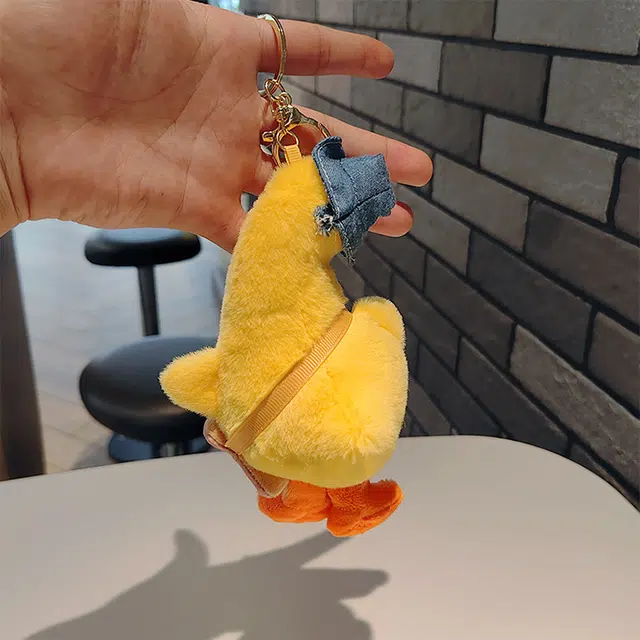 心水好物 可爱歪头疑惑痴呆鸭公仔钥匙扣包包挂饰鸭子玩偶玩具 短毛绒 挂件 男女同款情侣款