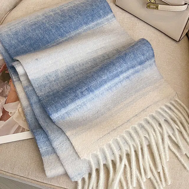 心水好物 款秋冬百搭高级感渐变色蓬松透气保暖流苏 羊毛 绒线围巾 男女同款情侣款