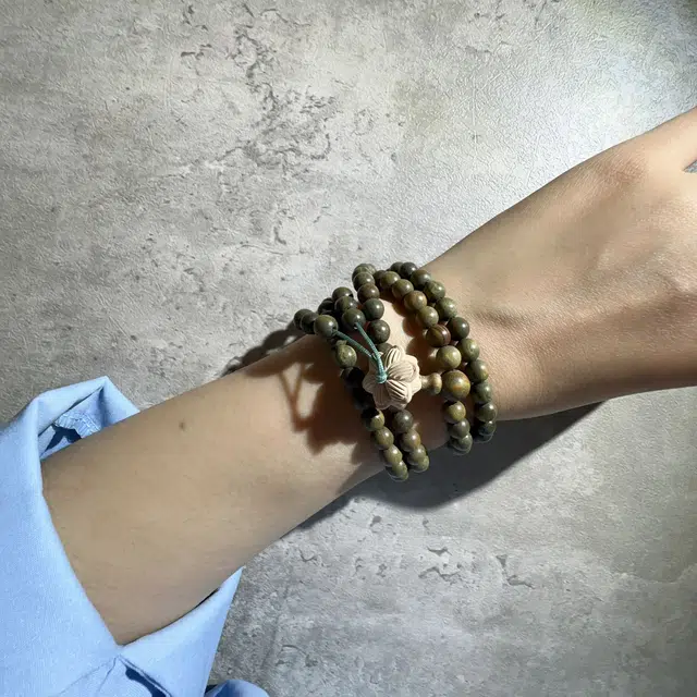 中藏 新中式古风名族风 木质清香精品阿根廷绿檀多圈圈叠戴手链 文玩精雕花式手链 手串 木质 木作手串 男女同款情侣款 绿檀