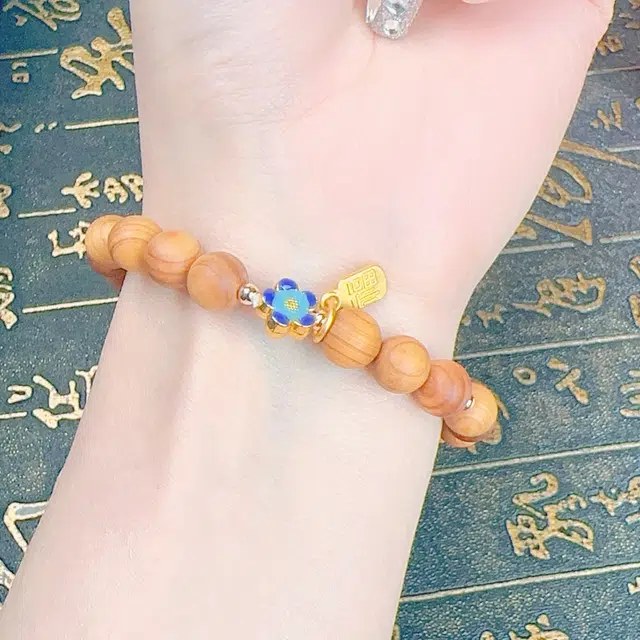 中藏 花朵 国潮复古新中式文玩 招财纳福 木作 手串 男女同款情侣款 崖柏