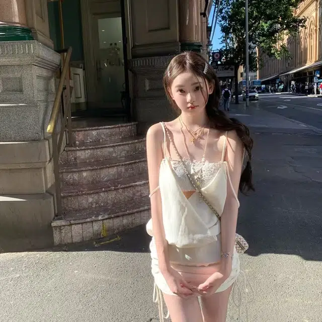 果瑱 时尚舒适性感辣妹风百搭简约性感镂空立体绣花系绳抽褶修身显瘦舒适透气气质优雅高级设计感镂空吊带连衣裙 女款