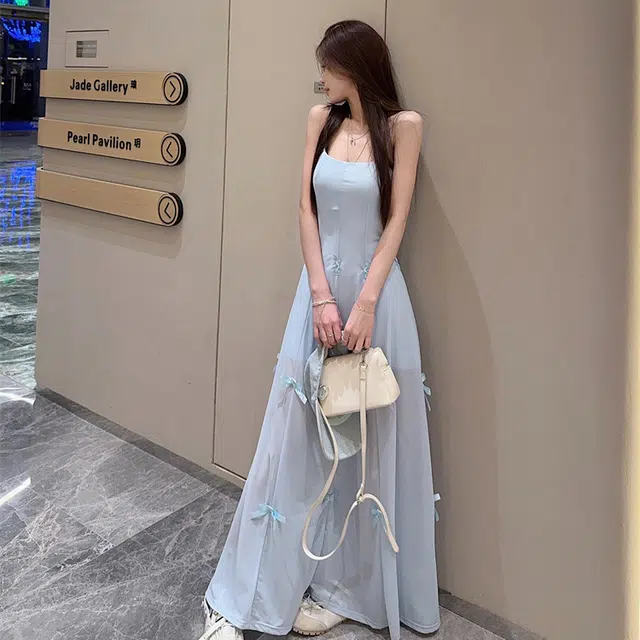果瑱 法式甜美纯欲风修身重工蝴蝶结优雅设计感收腰显瘦百搭韩系超仙裙子浅蓝色吊带连衣裙 女款