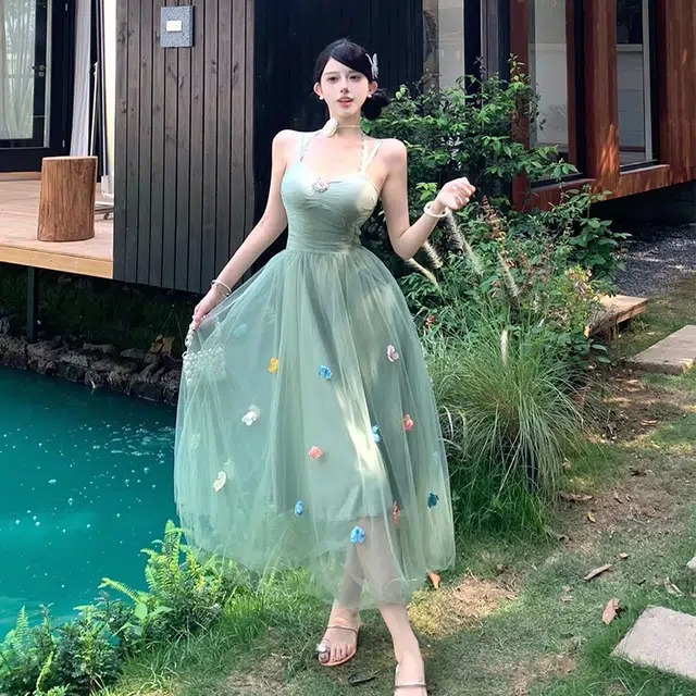 果瑱 度假风氛围感网纱挂脖法式风格优雅气质修身性感精致高端名媛时尚温柔风小众设计感吊带连衣裙 女款