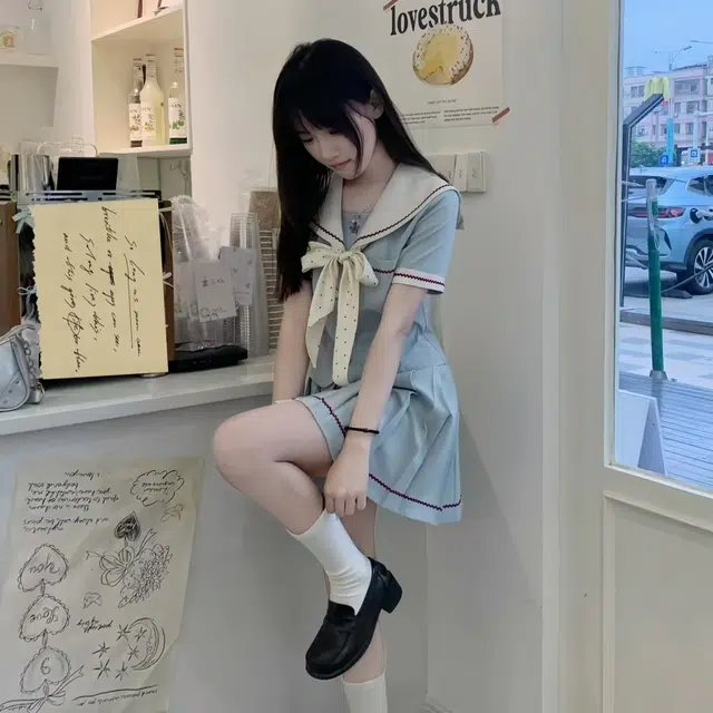 果瑱 学院风小众设计感海军领上衣短袖高腰百褶裙裙装套装 女款