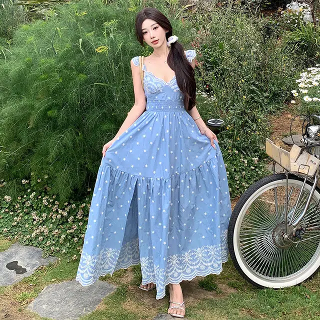 果瑱 法式别致优雅高级感小清新花边大裙摆刺绣长款绝美吊带连衣裙 女款