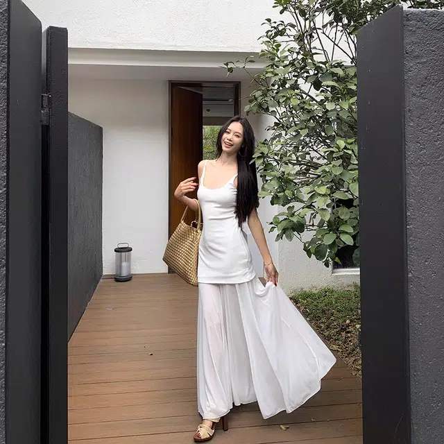 果瑱 法式慵懒风海边度假穿搭高级感时尚舒适仙女气质清冷艺术系拼接网纱吊带连衣裙 女款