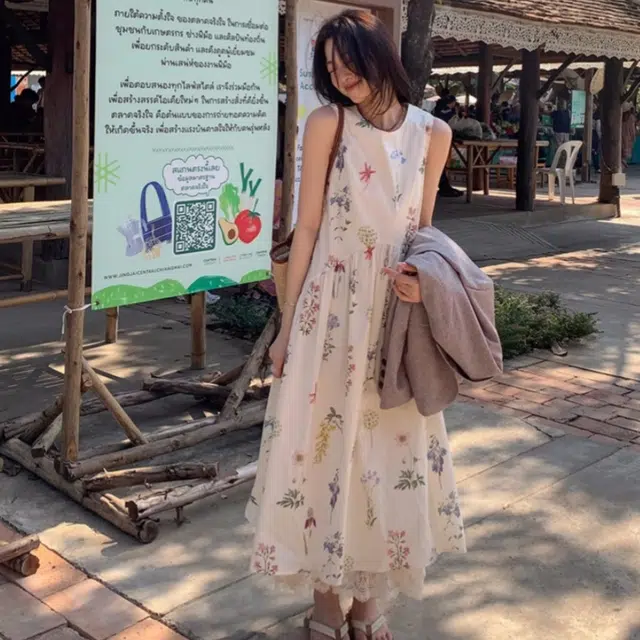 果瑱 法式茶歇圆领碎花宽松显瘦度假长裙质感极简主义日常通勤时尚舒适无袖连衣裙 女款