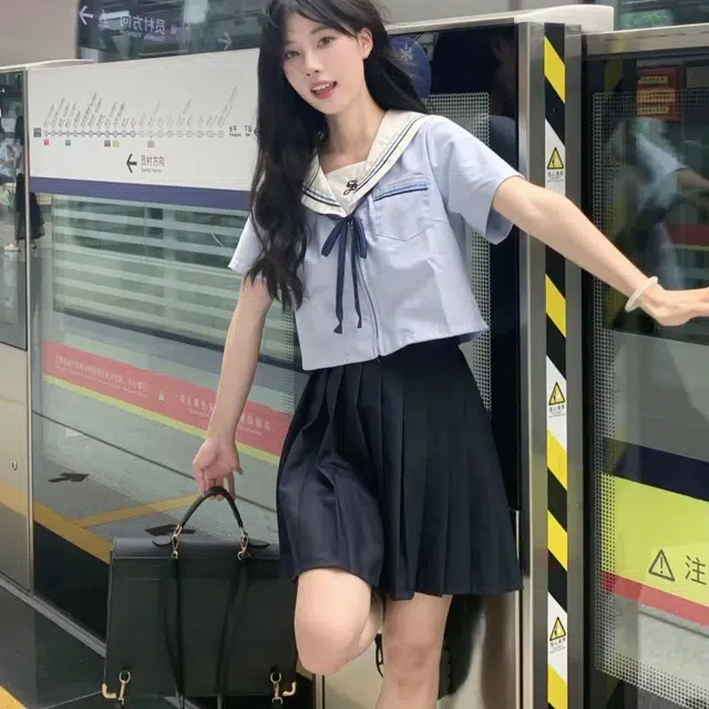 果瑱 日系学院风小众设计感基础款可爱甜美上衣简约短裙制服 女款