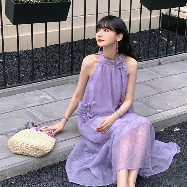 果瑱 海边度假复古高级感优雅挂脖花朵小众收腰修身长裙无袖连衣裙 女款