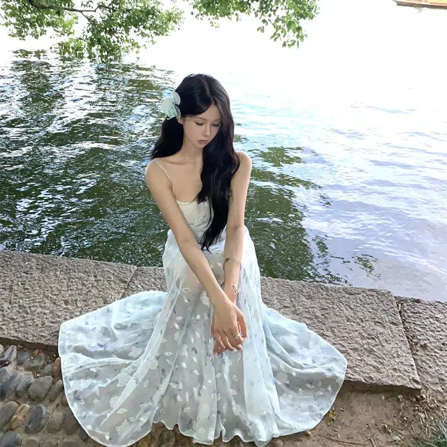 果瑱 乖乖女穿搭甜美少女极简主义法式温柔千金风碎花内衬网纱垂顺海滩度假长裙吊带连衣裙 女款