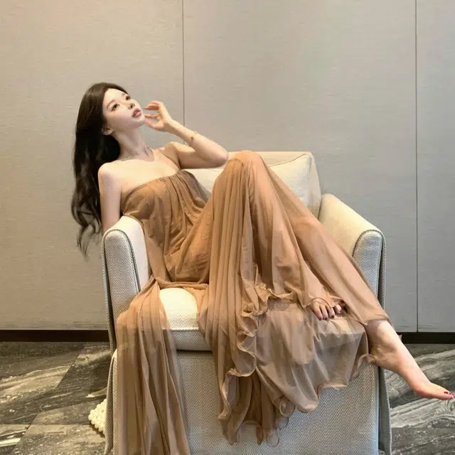 果瑱 法式高级感辣妹露背度假长裙无袖连衣裙 女款