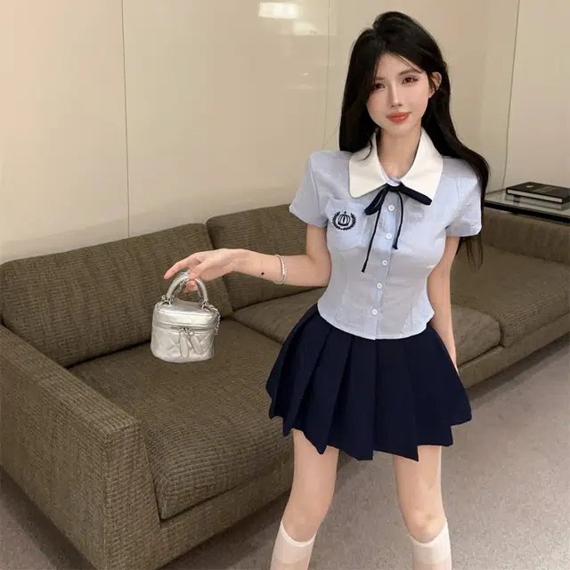 果瑱 学院风小众设计感短袖上衣高腰短裙裙装套装 女款