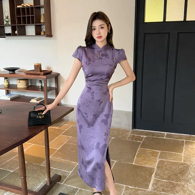 果瑱 新中式甜美少女穿搭极简主义现代立领国风旗袍缎面垂感蝴蝶印花修身收腰小个子短袖连衣裙 女款