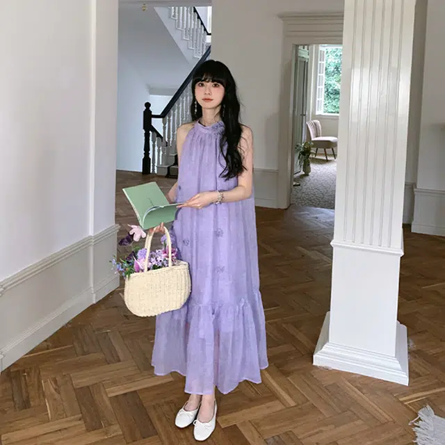 果瑱 海边度假复古高级感优雅挂脖花朵小众收腰修身长裙无袖连衣裙 女款