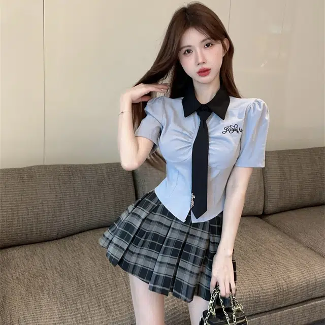 果瑱 日系学院风小众设计感短袖上衣高腰格子百褶裙裙装套装 女款