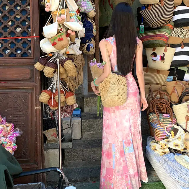 果瑱 法式少女心随性优雅甜美夏季旅游海岛度假穿搭独特画报印花荷叶边修身显瘦减龄显高碎花长裙吊带连衣裙 女款