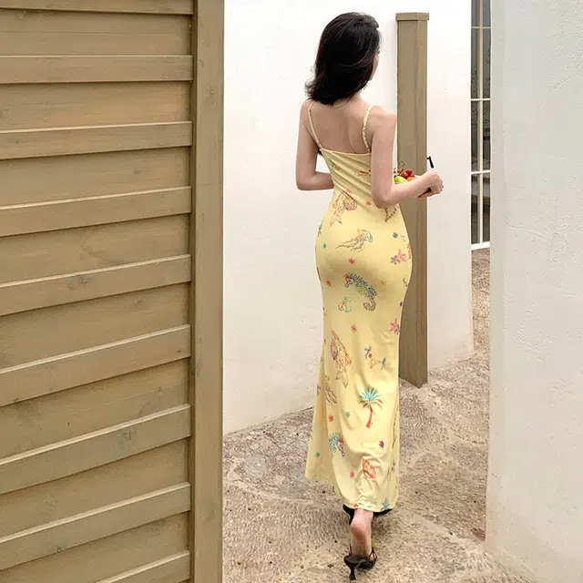 果瑱 植物花卉修身薄款方领吊带连衣裙 女款