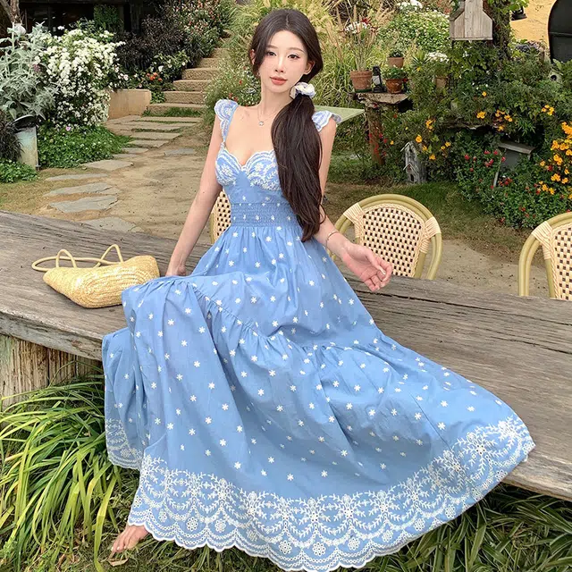 果瑱 法式别致优雅高级感小清新花边大裙摆刺绣长款绝美吊带连衣裙 女款