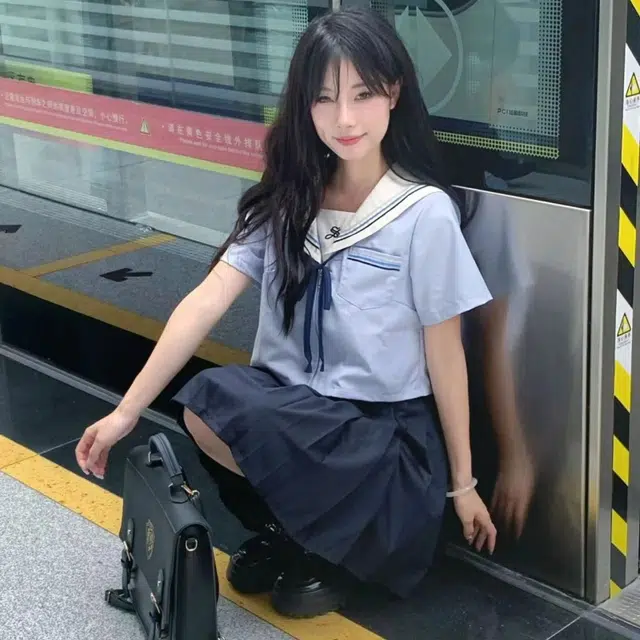 果瑱 日系学院风小众设计感基础款可爱甜美上衣简约短裙制服 女款