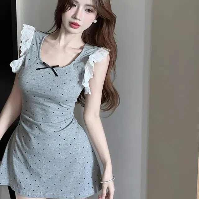 果瑱 甜美极简主义纯欲风清新波点图案设计短袖连衣裙 女款